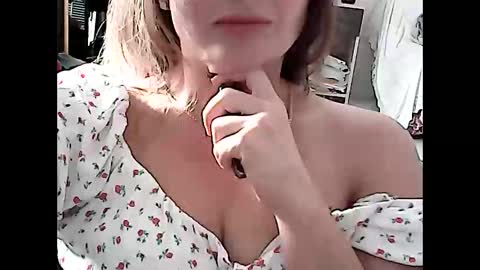 malva0000 online show from October 2025 02:32:02 PM