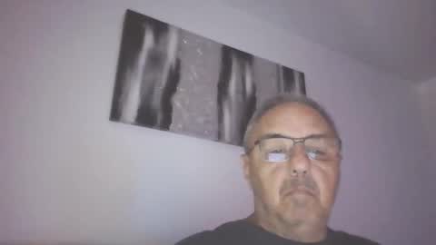 Snapshot of mambow99 chatting on January 2025 09:20:01 PM OLDMANFREE online show from January 2025 09:20:01 PM