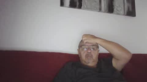 Snapshot of mambow99 chatting on November 2025 03:47:02 PM OLDMANFREE online show from November 2025 03:47:02 PM