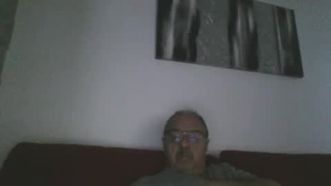 Snapshot of mambow99 chatting on January 2026 08:23:01 PM OLDMANFREE online show from January 2026 08:23:01 PM