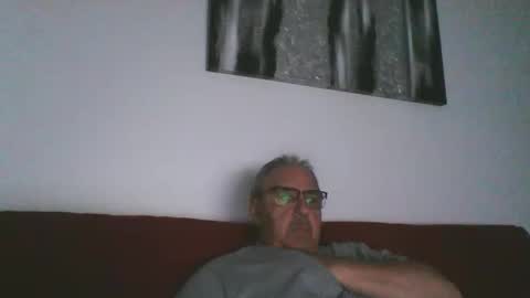 Snapshot of mambow99 chatting on May 2026 12:52:01 AM OLDMANFREE online show from May 2026 12:52:01 AM