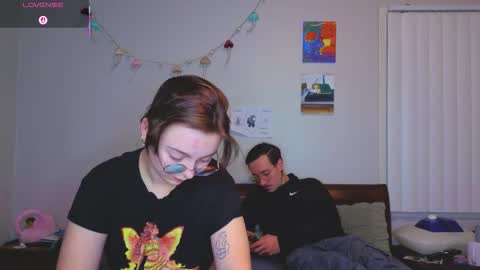 MamiCloudz online show from December 2025 01:43:02 AM