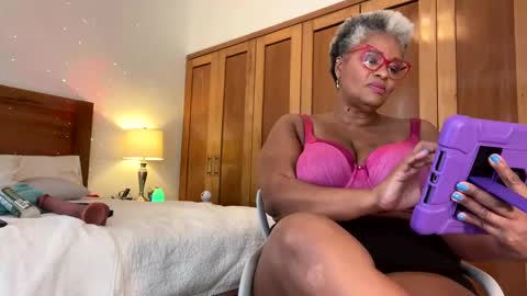 Snapshot of mamigilf66 chatting on February 2025 06:46:02 PM mamigilf66 online show from February 2025 06:46:02 PM