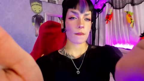   online show from October 2025 04:03:02 PM