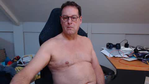 Snapshot of man2havefun chatting on December 2024 11:58:01 AM man2havefun online show from December 2024 11:58:01 AM