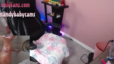 Snapshot of mandybabyxxx chatting on October 2025 08:42:02 PM MandyBabyXXX online show from October 2025 08:42:02 PM