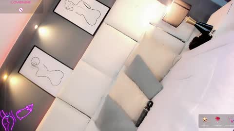 manellyksparklee online show from April 2026 02:14:02 PM