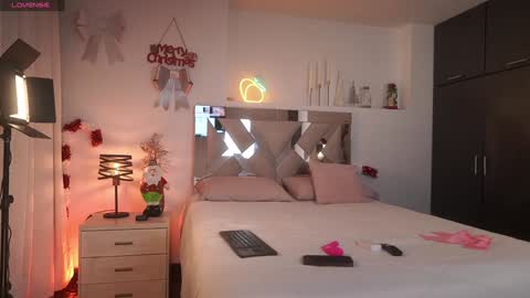   online show from December 2024 04:40:01 PM