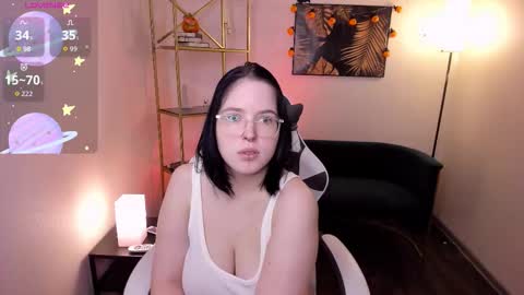 manic_pixie_ online show from October 2025 03:47:02 PM