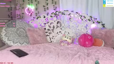 Momo online show from January 2025 02:54:02 AM