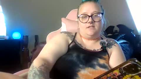 Snapshot of manicpixiepop chatting on May 2026 05:40:02 PM ManicPixiePop online show from May 2026 05:40:02 PM