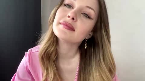 Snapshot of maniemarchitto chatting on April 2026 11:04:02 AM Hey there my name is Sarah online show from April 2026 11:04:02 AM