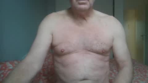 Snapshot of manngrossbite chatting on April 2026 08:09:02 AM manngrossbite online show from April 2026 08:09:02 AM
