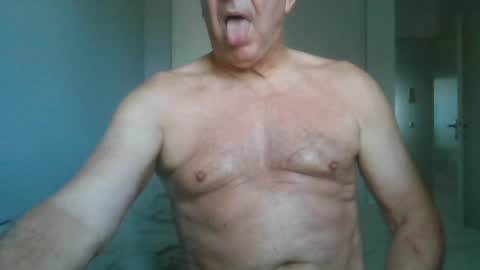 Snapshot of manngrossbite chatting on June 2026 07:14:02 AM manngrossbite online show from June 2026 07:14:02 AM