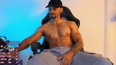 Snapshot of manolo_hot1 chatting on January 2025 02:31:02 PM Manolo Hot 1 online show from January 2025 02:31:02 PM