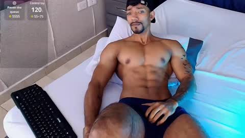 Snapshot of manolo_hot1 chatting on March 2025 06:11:01 PM Manolo Hot 1 online show from March 2025 06:11:01 PM