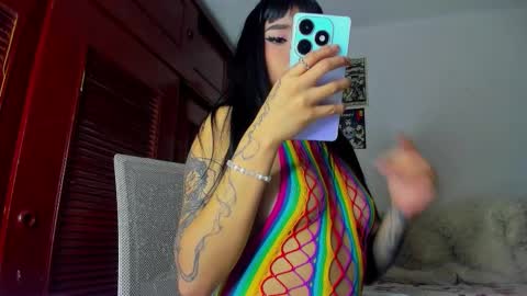 Snapshot of mantis_wine chatting on December 2025 10:24:01 AM MARY online show from December 2025 10:24:01 AM