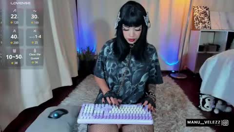 Manu Velez  online show from October 2025 05:29:02 AM