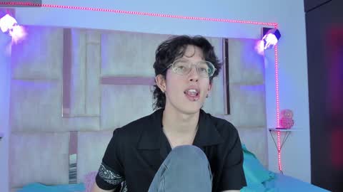 Manuel online show from December 2024 07:27:02 PM