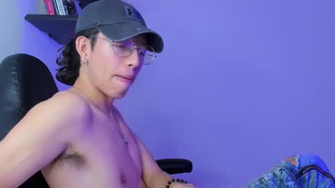 Manuel online show from March 2025 02:04:01 AM