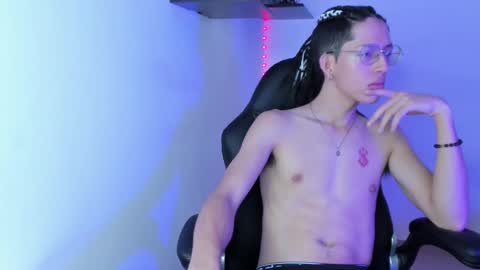 Manuel online show from March 2025 07:59:02 PM