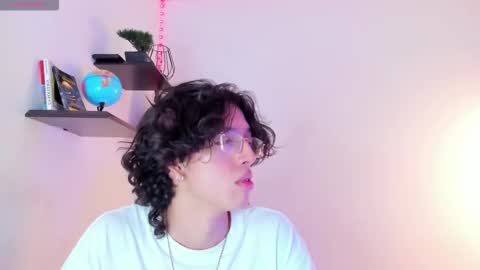 Manuel online show from October 2025 03:37:02 AM