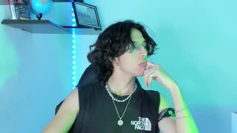 Manuel online show from October 2025 03:03:02 AM