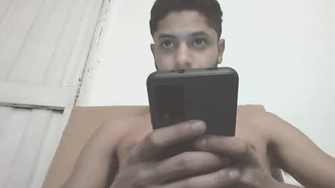 Snapshot of manuel444rl chatting on February 2025 04:54:01 PM Manuel RL online show from February 2025 04:54:01 PM