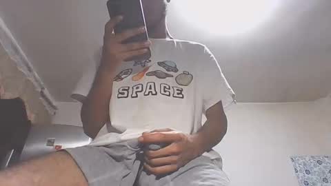 Snapshot of manuel444rl chatting on February 2025 08:07:02 AM Manuel RL online show from February 2025 08:07:02 AM