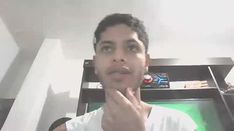 Snapshot of manuel444rl chatting on February 2025 05:48:01 PM Manuel RL online show from February 2025 05:48:01 PM