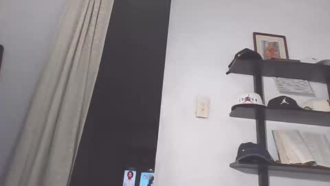 Snapshot of manuel444rl chatting on February 2025 02:29:02 AM Manuel RL online show from February 2025 02:29:02 AM