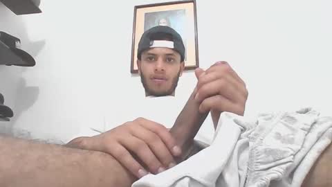 Snapshot of manuel444rl chatting on February 2025 06:18:02 AM Manuel RL online show from February 2025 06:18:02 AM