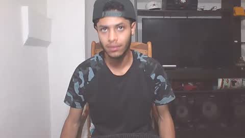 Snapshot of manuel444rl chatting on March 2025 06:43:02 PM Manuel RL online show from March 2025 06:43:02 PM