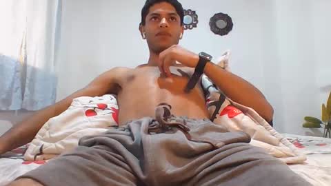 Snapshot of manuel444rl chatting on October 2025 06:29:02 PM Manuel RL online show from October 2025 06:29:02 PM