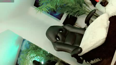 Snapshot of manuela_kingsley chatting on March 2025 11:36:02 AM Manuela Kingsley online show from March 2025 11:36:02 AM