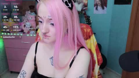 Manuela online show from December 2025 08:24:02 PM