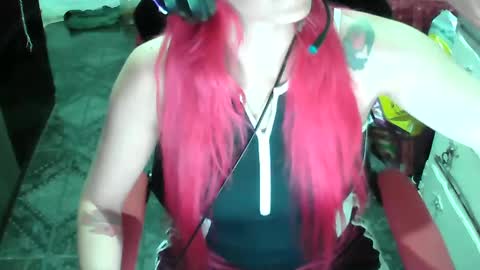 Snapshot of manuescarlate13 chatting on February 2025 04:43:01 AM Manu Escarlate online show from February 2025 04:43:01 AM