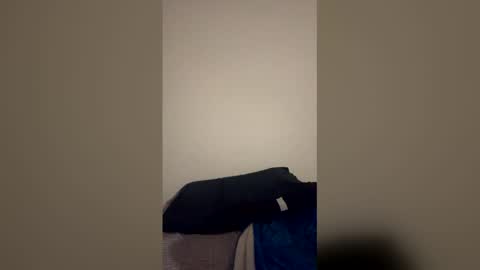 manuuuu99 online show from February 2026 02:33:01 AM