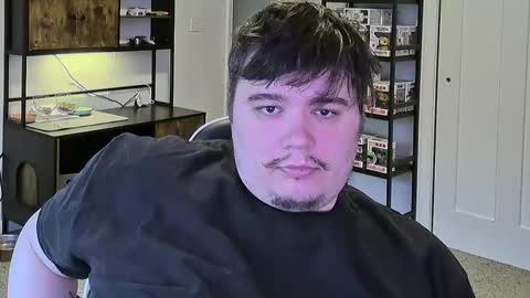 Snapshot of manyfacese chatting on November 2025 10:15:01 PM kyle online show from November 2025 10:15:01 PM