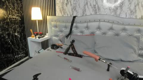 Mara  online show from December 2025 03:45:02 AM