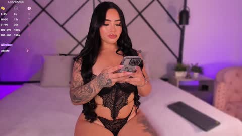 Snapshot of mara_martinez chatting on December 2024 04:56:01 AM online show from December 2024 04:56:01 AM