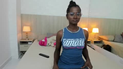 Mara Sinclair online show from June 2026 07:29:01 PM