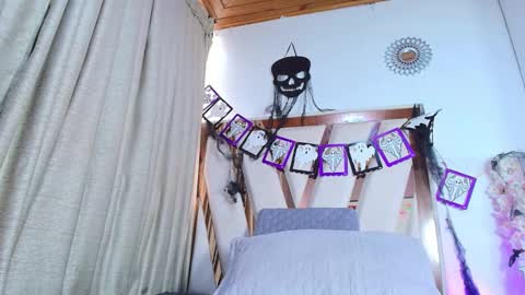 maraa_x online show from October 2025 07:37:02 PM