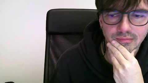 Snapshot of maracatu76 chatting on December 2024 09:02:01 PM Maracatu online show from December 2024 09:02:01 PM