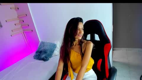 Mara online show from September 2025 07:14:02 PM