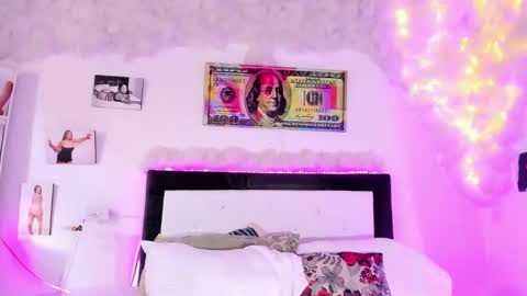 maralinette22 online show from February 2025 08:52:02 PM