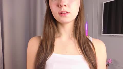 Snapshot of maravilllaa chatting on December 2025 03:32:02 PM Mary online show from December 2025 03:32:02 PM