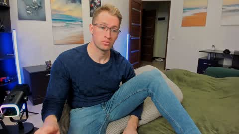 Snapshot of marc105100 chatting on January 2025 09:21:02 AM alex marvelxx online show from January 2025 09:21:02 AM