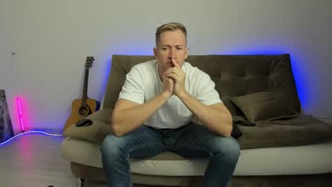 Snapshot of marc105100 chatting on October 2025 08:40:02 AM alex marvelxx online show from October 2025 08:40:02 AM