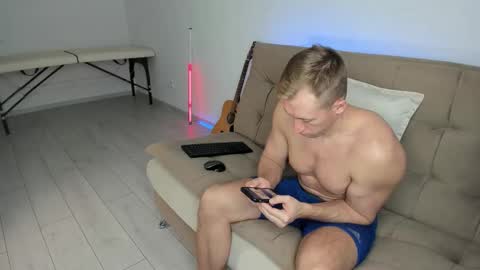 Snapshot of marc105100 chatting on November 2025 09:31:01 AM alex marvelxx online show from November 2025 09:31:01 AM